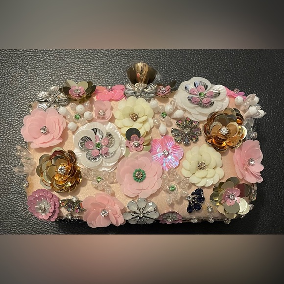 Jane Chic Designs Gold Blooming Bliss Clutch - Picture 6 of 8